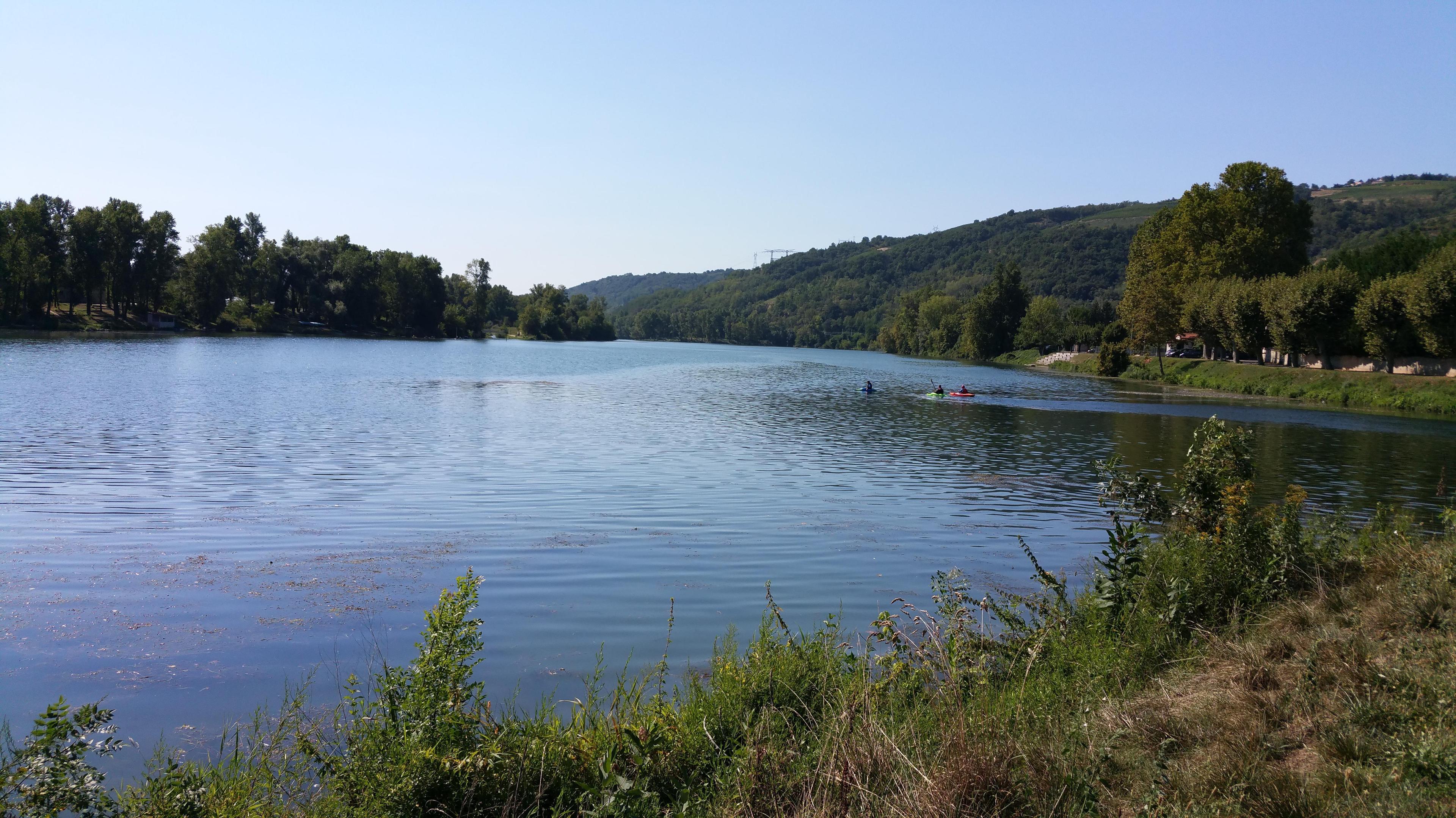 Aire naturelle de Camping La Ferme aux Cerisiers, Maclas, France